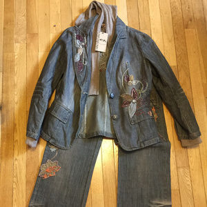 OMSER FLORAL EMBROIDERY DISTRESS DENIM PANTSUIT